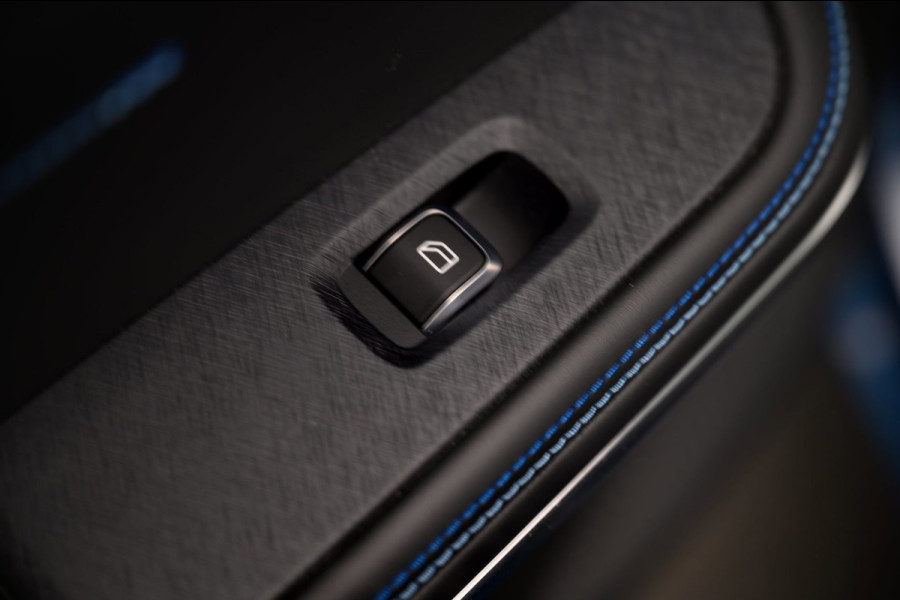 Lynk & Co 01 1.5 261PK Plug-in Hybrid *Origineel NL* 360 Camera Pano/dak Apple/Carplay Adaptive/Cruise