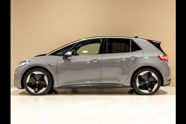 Volkswagen ID.3 First Max 58 kWh SOH 93% / 204pk / Panorama dak / Trekhaak / Leder / Stoel en stuur verwarming /
