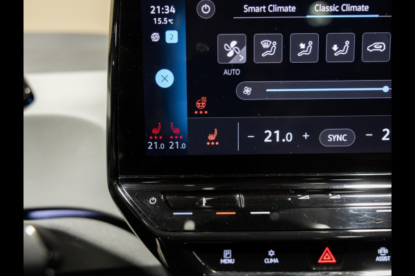 Volkswagen ID.3 First Max 58 kWh SOH 93% / 204pk / Panorama dak / Trekhaak / Leder / Stoel en stuur verwarming /