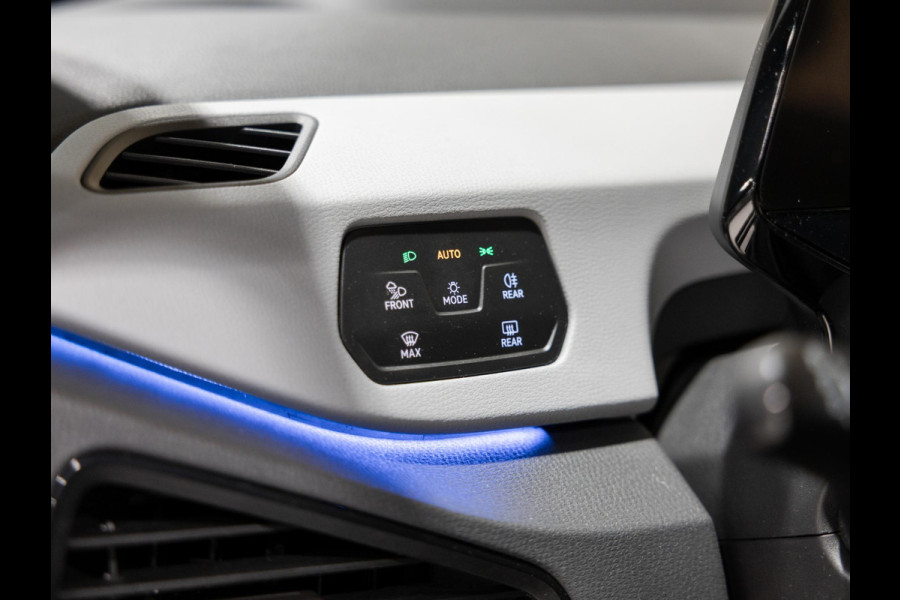 Volkswagen ID.3 First Max 58 kWh SOH 93% / 204pk / Panorama dak / Trekhaak / Leder / Stoel en stuur verwarming /