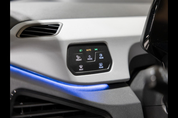 Volkswagen ID.3 First Max 58 kWh SOH 93% / 204pk / Panorama dak / Trekhaak / Leder / Stoel en stuur verwarming /