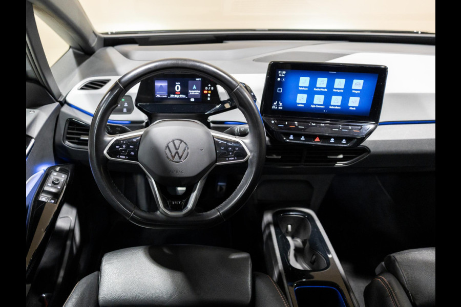 Volkswagen ID.3 First Max 58 kWh SOH 93% / 204pk / Panorama dak / Trekhaak / Leder / Stoel en stuur verwarming /