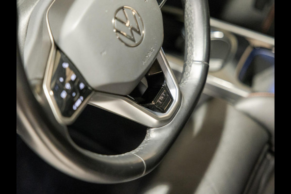 Volkswagen ID.3 First Max 58 kWh SOH 93% / 204pk / Panorama dak / Trekhaak / Leder / Stoel en stuur verwarming /