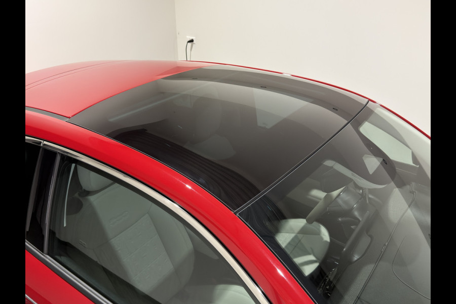 Fiat 500 La Prima 42 kWh | Panorama dak | Apple carplay  / Android auto | JBL! premium audio |