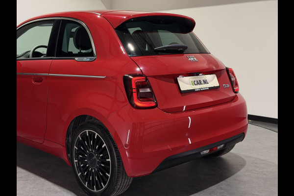 Fiat 500 La Prima 42 kWh | Panorama dak | Apple carplay  / Android auto | JBL! premium audio |