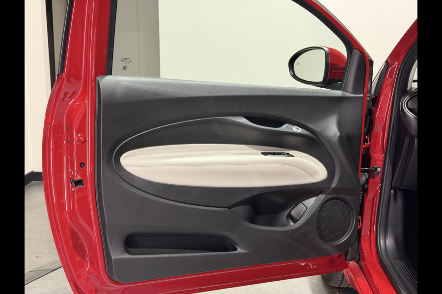 Fiat 500 La Prima 42 kWh | Panorama dak | Apple carplay  / Android auto | JBL! premium audio |