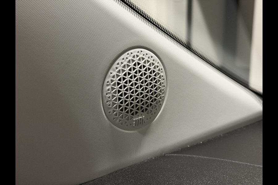 Fiat 500 La Prima 42 kWh | Panorama dak | Apple carplay  / Android auto | JBL! premium audio |