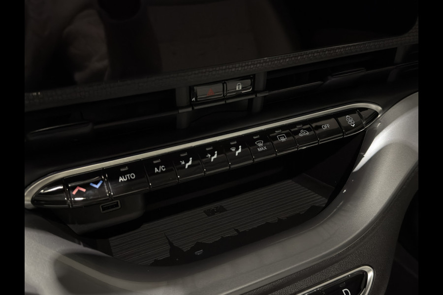 Fiat 500 La Prima 42 kWh | Panorama dak | Apple carplay  / Android auto | JBL! premium audio |
