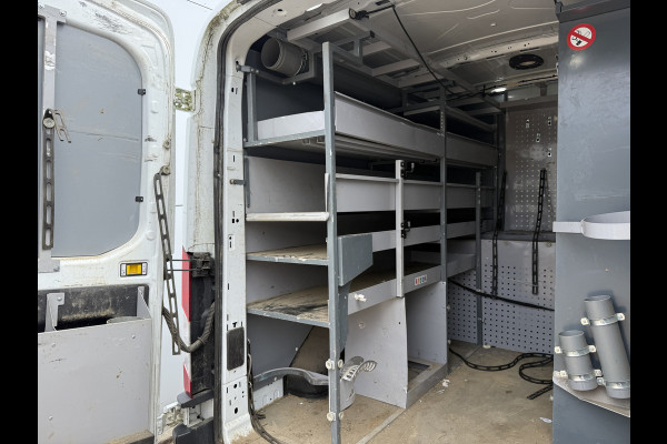 Ford Transit 2.0 TDCI 130PK L2H2 Airco Cruise Control Parkeersensoren Stoelverwarming Zwaailampen Kastwand Inbouw