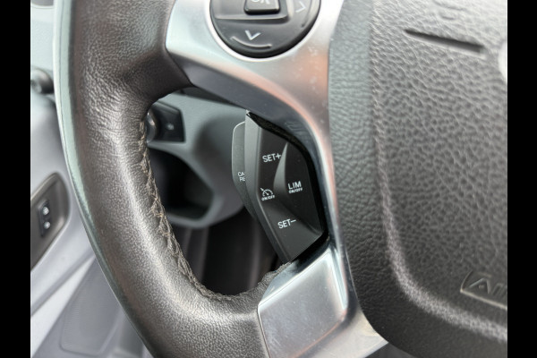 Ford Transit 2.0 TDCI 130PK L2H2 Airco Cruise Control Parkeersensoren Stoelverwarming Zwaailampen Kastwand Inbouw