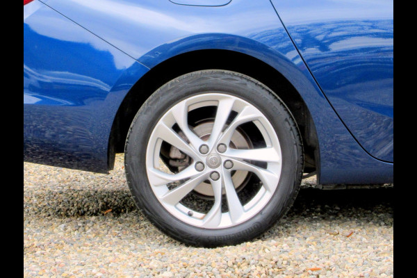 Opel Astra Sports Tourer 1.2 Edition * Camera * Trekhaak *