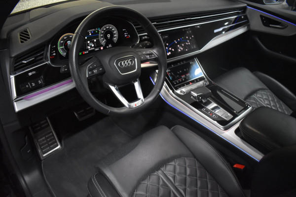 Audi Q8 60 TFSI e quattro S-Line Competition 462pk | AKRAPOVIC | MASSAGE