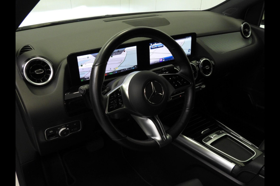 Mercedes-Benz B-Klasse B250e Business Line TREKH./NAVI/CAMERA/LED/17"LMV!