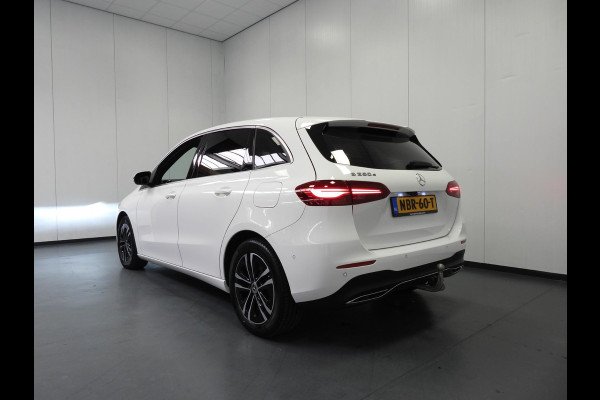 Mercedes-Benz B-Klasse B250e Business Line TREKH./NAVI/CAMERA/LED/17"LMV!