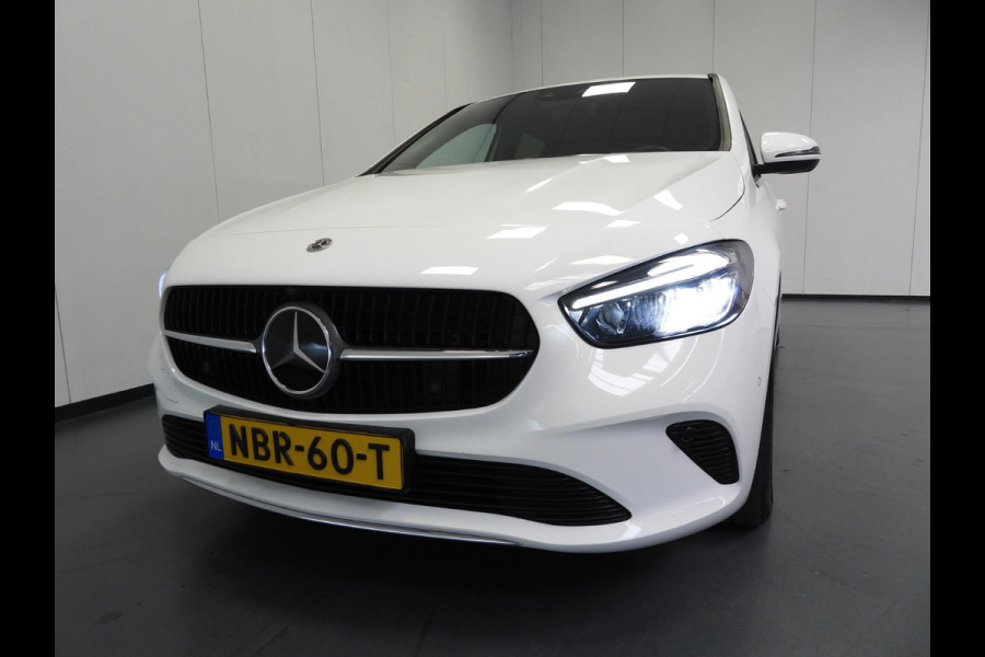 Mercedes-Benz B-Klasse B250e Business Line TREKH./NAVI/CAMERA/LED/17"LMV!