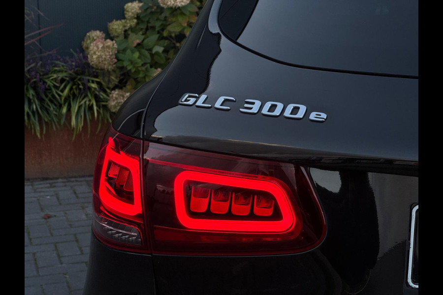 Mercedes-Benz GLC 300e 4MATIC AMG FULL PANO|LEDER|NAVI|LED