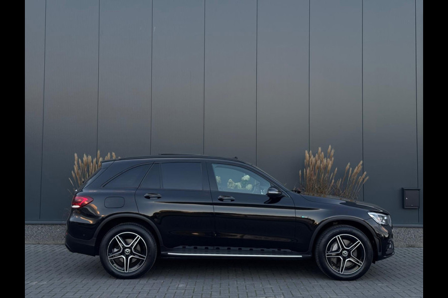 Mercedes-Benz GLC 300e 4MATIC AMG FULL PANO|LEDER|NAVI|LED