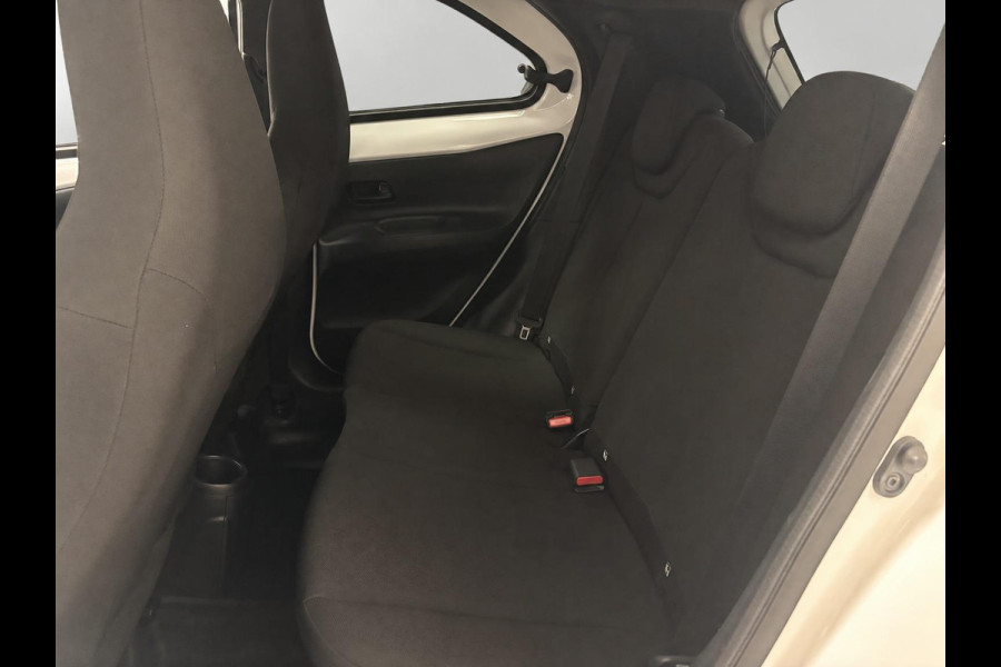 Toyota Aygo X 1.0 VVT-i PLAY BLACK & WHITE GARANTIE 2032! CARPLAY NAVI. ADAPTIVE CRUISE.AIRCO