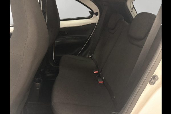 Toyota Aygo X 1.0 VVT-i PLAY BLACK & WHITE GARANTIE 2032! CARPLAY NAVI. ADAPTIVE CRUISE.AIRCO