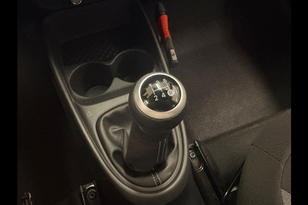 Toyota Aygo X 1.0 VVT-i PLAY BLACK & WHITE GARANTIE 2032! CARPLAY NAVI. ADAPTIVE CRUISE.AIRCO