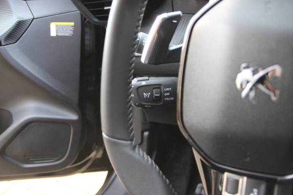 Peugeot 208 1.2 PureTech 100Pk Allure 1e Eigenaar | Keyless-Go | Stoelverw | CarPlay | Camera | Navi | ECC | ACC | PDC | LMV16''