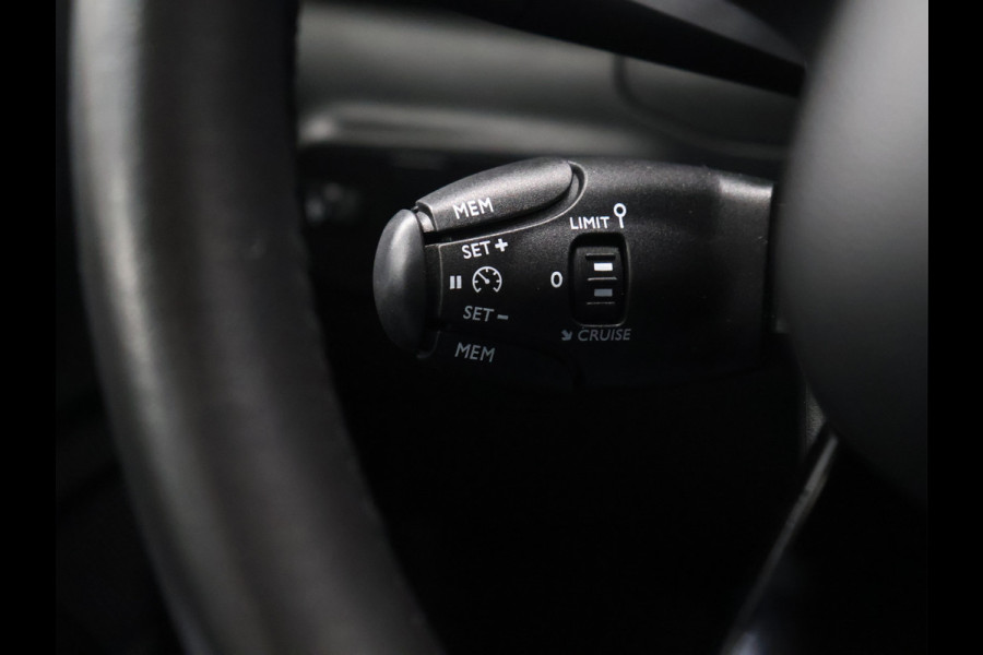 Citroën C3 1.2 PureTech Shine [APPLE CARPLAY, CAMERA, STOELVERWARMING, ANDROID, CRUISE, LED VISION, PDC ACHTER, CLIMATE, NAVIGATIE, NIEUWSTAAT]