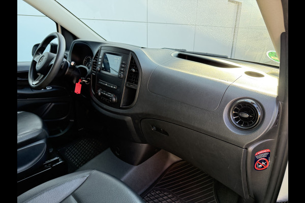Mercedes-Benz eVito Tourer 129 90kWh 204PK Personenvervoer L2 370km WLTP 92.2% (SOH) 7 Stoelen Elektrische Schuifdeur LED Lichtmetalen velgen 17inch