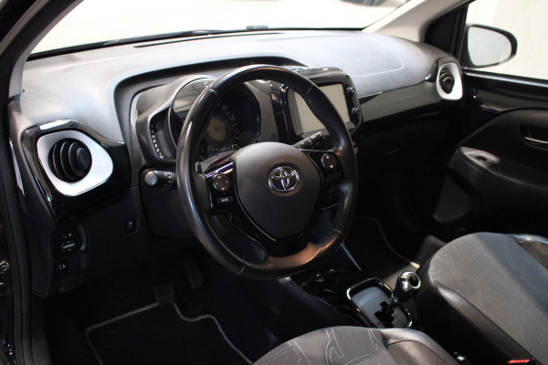 Toyota Aygo 1.0 VVT-i x-joy Camera/Navigatie Prijs is rijklaar incl bovag garantie