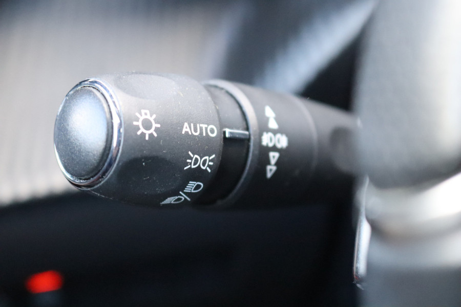 Peugeot 2008 1.2 PureT. 130PK Automaat GT Trekhaak/Camera/Adapt.-cruise/Stoelverwarming/Parkeerhulp