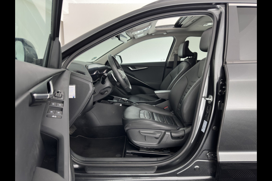 Kia Niro 1.6 GDi Hybrid DynamicPlusLine (INCL.BTW) Aut. *PANO | LEATHER | DIGI-COCKPIT | NAVI-FULLMAP | DAB | ADAPTIVE-CRUISE | CAMERA | HEATED-COMFORTSEATS | KEYLESS | PRIVACYGLASS | SHIFTPADDLES | CARPLAY |  HEAD-UP | ...