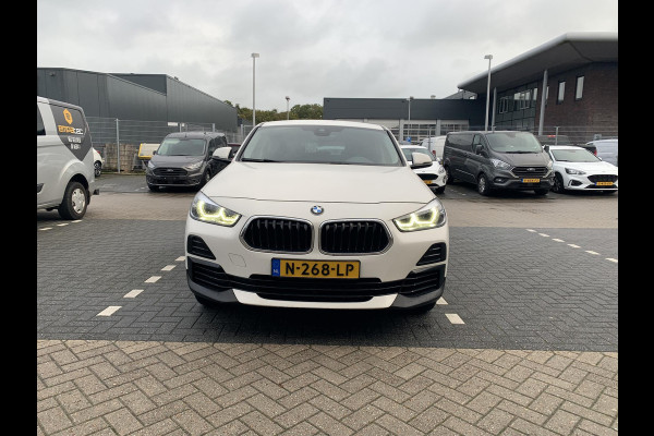 BMW X2 sDrive18i High Executive | Trekhaak | Stoelverwarming | Carplay | Harman Kardon | Climate Control |