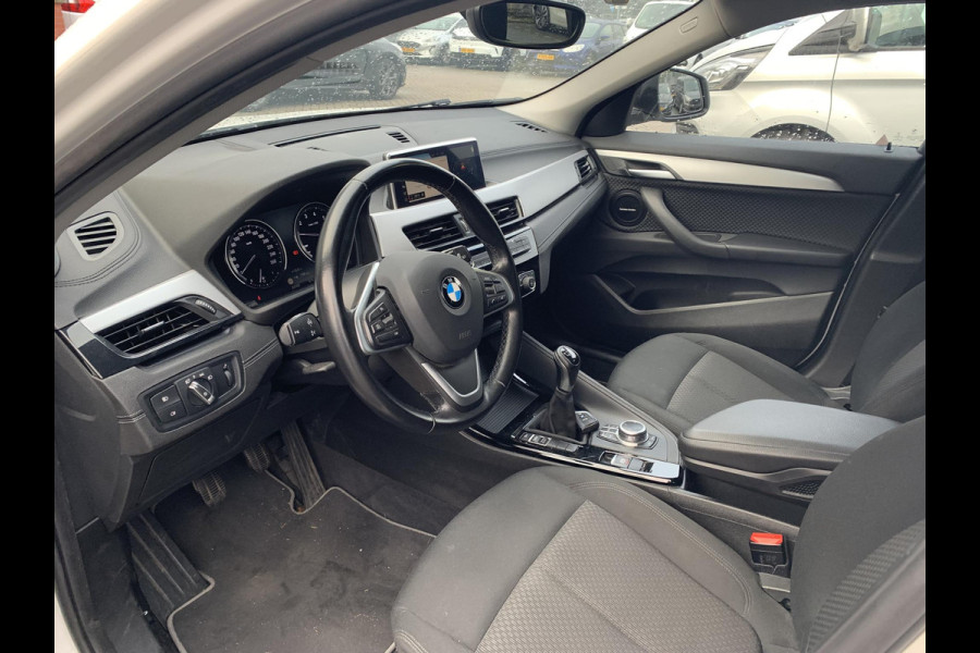 BMW X2 sDrive18i High Executive | Trekhaak | Stoelverwarming | Carplay | Harman Kardon | Climate Control |