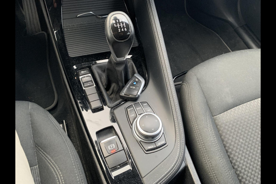 BMW X2 sDrive18i High Executive | Trekhaak | Stoelverwarming | Carplay | Harman Kardon | Climate Control |