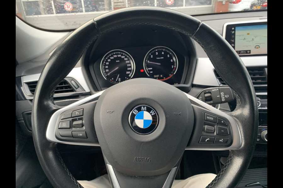 BMW X2 sDrive18i High Executive | Trekhaak | Stoelverwarming | Carplay | Harman Kardon | Climate Control |