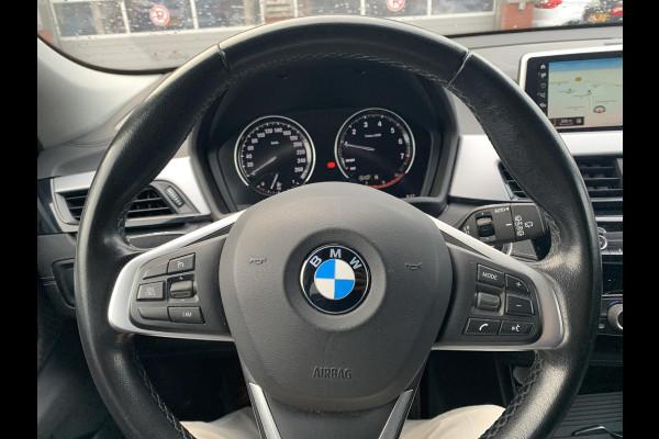 BMW X2 sDrive18i High Executive | Trekhaak | Stoelverwarming | Carplay | Harman Kardon | Climate Control |