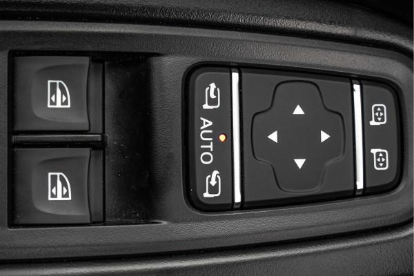 Renault Trafic | NIEUW | 7-Zits | Automaat | LED | Camera | PDC | Navi | Climatronic | Trekhaak