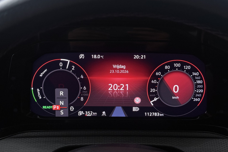 Volkswagen Golf 1.4 eHybrid GTE (MATRIX, STOEL/STUUR VERWARMING, CAMERA, HUD-DISPLAY)