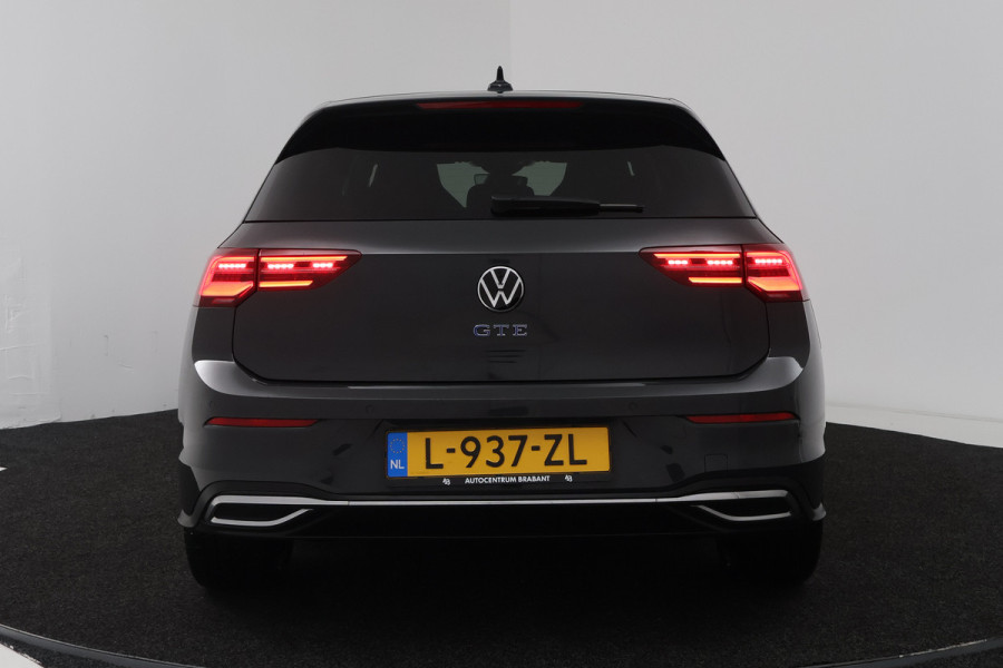Volkswagen Golf 1.4 eHybrid GTE (MATRIX, STOEL/STUUR VERWARMING, CAMERA, HUD-DISPLAY)