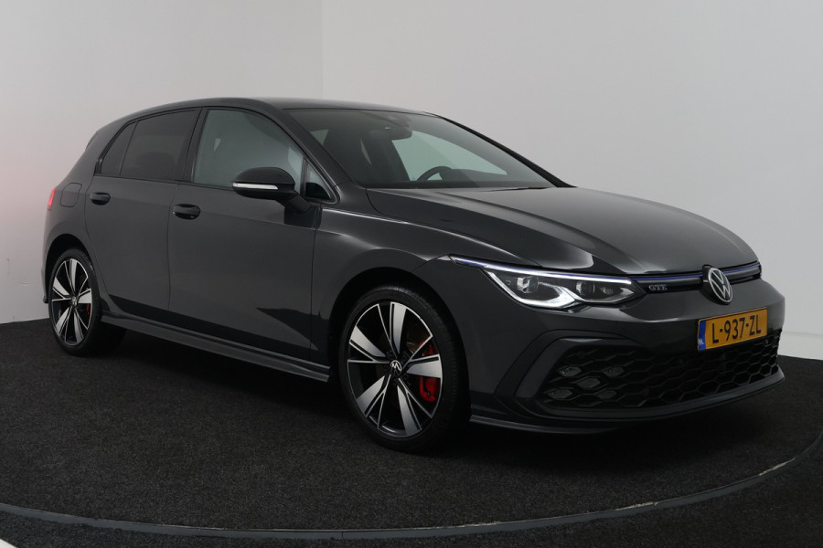 Volkswagen Golf 1.4 eHybrid GTE (MATRIX, STOEL/STUUR VERWARMING, CAMERA, HUD-DISPLAY)