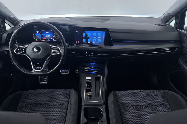 Volkswagen Golf 1.4 eHybrid GTE (MATRIX, STOEL/STUUR VERWARMING, CAMERA, HUD-DISPLAY)