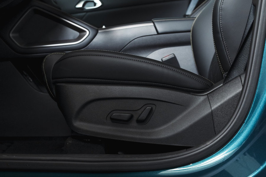 BYD ATTO 2 1.5 DM-i Boost | Panodak | Dig. Cockpit | Adapt. Cruise | Stoel-+Stuurverw. | PDC | 360 Camera | NAV + Carplay / Android | ECC | LM 17" | 1019