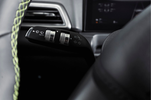 BYD ATTO 2 1.5 DM-i Boost | Panodak | Dig. Cockpit | Adapt. Cruise | Stoel-+Stuurverw. | PDC | 360 Camera | NAV + Carplay / Android | ECC | LM 17" | 1019