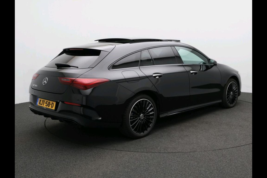Mercedes-Benz CLA-Klasse Shooting Brake 250 e Business Solution AMG AMG Line | Night Pakket | Panorama Schuif-Kanteldak | Head-up display | Distronic | 360°-camera | MBUX Augmented Reality navigatie. Inclusief 24 maanden Mercedes-Benz Certified garantie voor Europa.