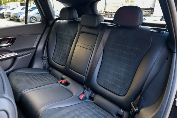 Mercedes-Benz GLC 300e 4MATIC AMG Line | MEMORY | ELEK TREKHAAK | KEYLESS | CARBON | SFEERVERLICHTING |