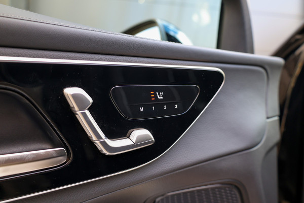 Mercedes-Benz GLC 300e 4MATIC AMG Line | MEMORY | ELEK TREKHAAK | KEYLESS | CARBON | SFEERVERLICHTING |