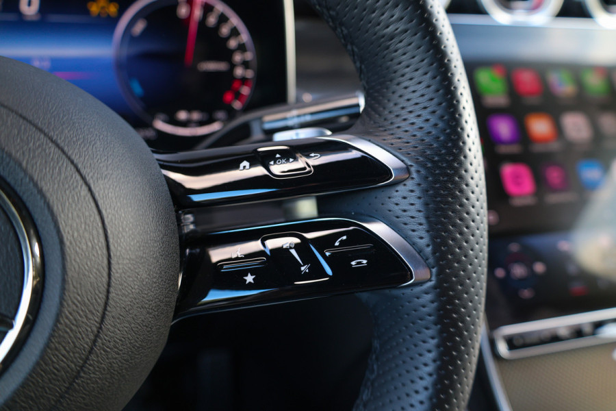 Mercedes-Benz GLC 300e 4MATIC AMG Line | MEMORY | ELEK TREKHAAK | KEYLESS | CARBON | SFEERVERLICHTING |