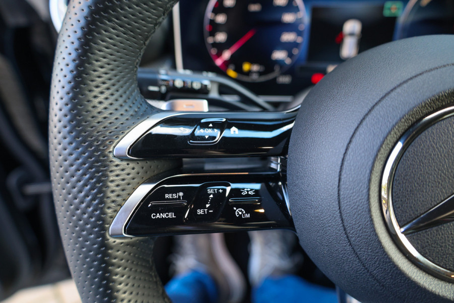 Mercedes-Benz GLC 300e 4MATIC AMG Line | MEMORY | ELEK TREKHAAK | KEYLESS | CARBON | SFEERVERLICHTING |