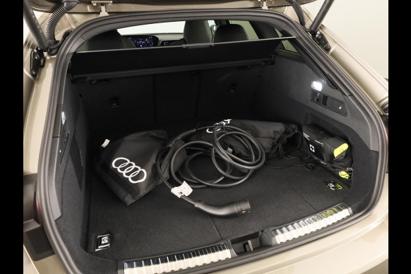 Audi A5 Avant S edition e-hybrid 299 pk Private lease vanaf € 1.105,-| Bang & Olufsen premium 3D | Techniekpakket plus | Elektrische stoelen met memory | Lederen bekleding | S-line interieur