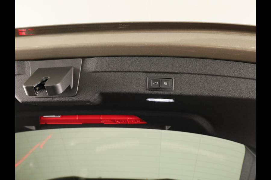 Audi A5 Avant S edition e-hybrid 299 pk Private lease vanaf € 1.105,-| Bang & Olufsen premium 3D | Techniekpakket plus | Elektrische stoelen met memory | Lederen bekleding | S-line interieur