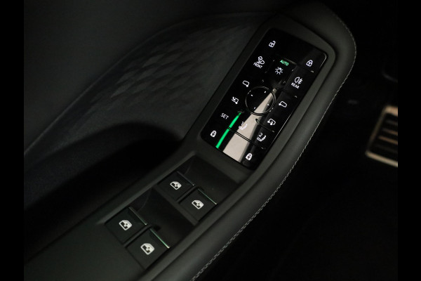 Audi A5 Avant S edition e-hybrid 299 pk Private lease vanaf € 1.105,-| Bang & Olufsen premium 3D | Techniekpakket plus | Elektrische stoelen met memory | Lederen bekleding | S-line interieur
